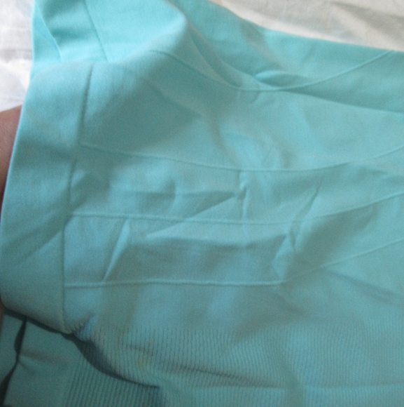 Ladies athletic top XL - Picture 5 of 6